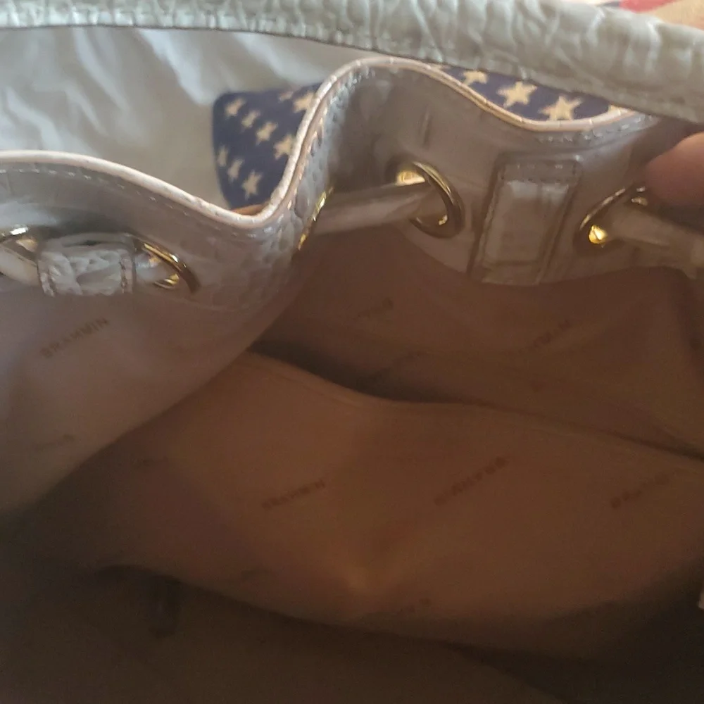Brahmin. AMY SEASHELL Crocodile Embossed Shoulder Bag. NEVER USED With regist - Picture 7 of 10